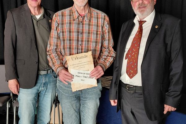 osem-sh-2025-siegerehrung-bild-44EE27AB77-CAAF-E337-A28A-FFE3DC914A18.jpg